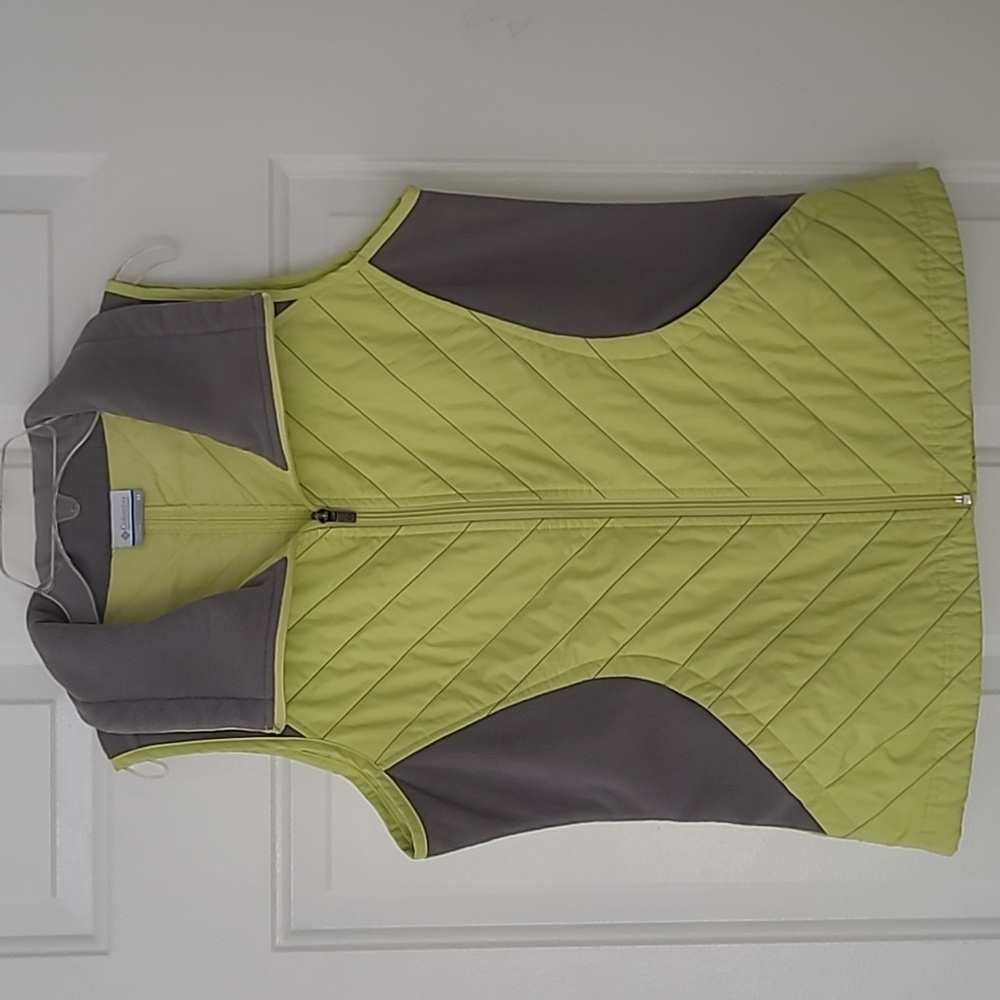 Columbia sportswear woman quilted  Neon Yellow & Grey